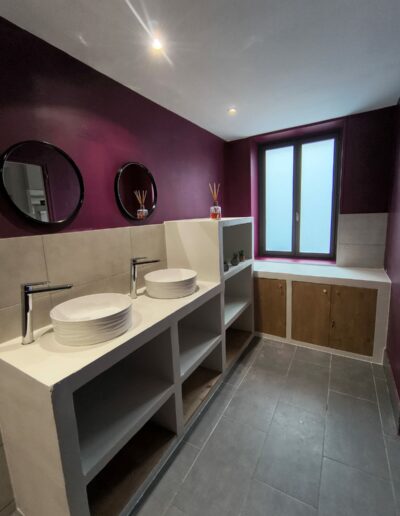 Transformation d'une salle bains avec un nouvel aménagement.